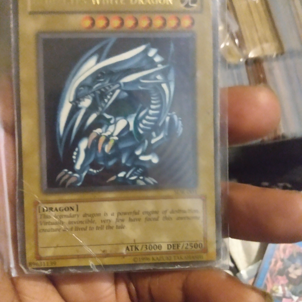 Blue eye white dragon